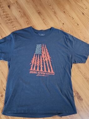 Eddie Bauer Navy Blue Short-Sleeve Tee with Red Graphic